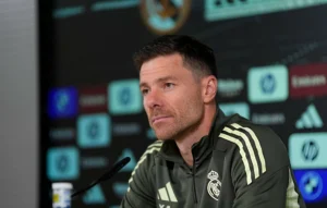 تشابي ألونسو ينتقد التحكيم رغم فوز ريال مدريد على ألافيس