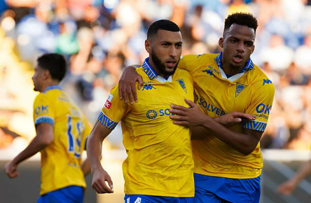 بعد مباراة مثيرة… نجم مغربي يواصل صناعة الحدث في الدوري البرتغالي