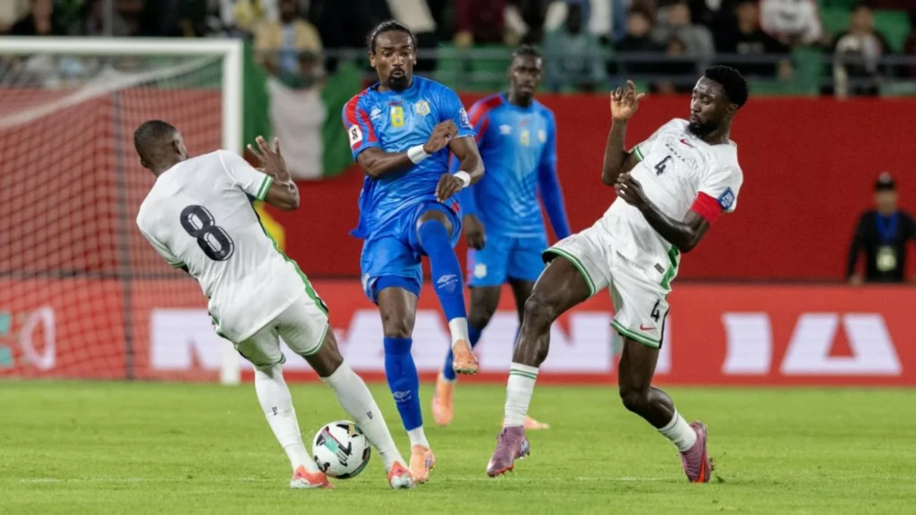 لاعب كونغولي يعلن تلقيه تهديدًا من حكم مباراة الكونغو وبنين