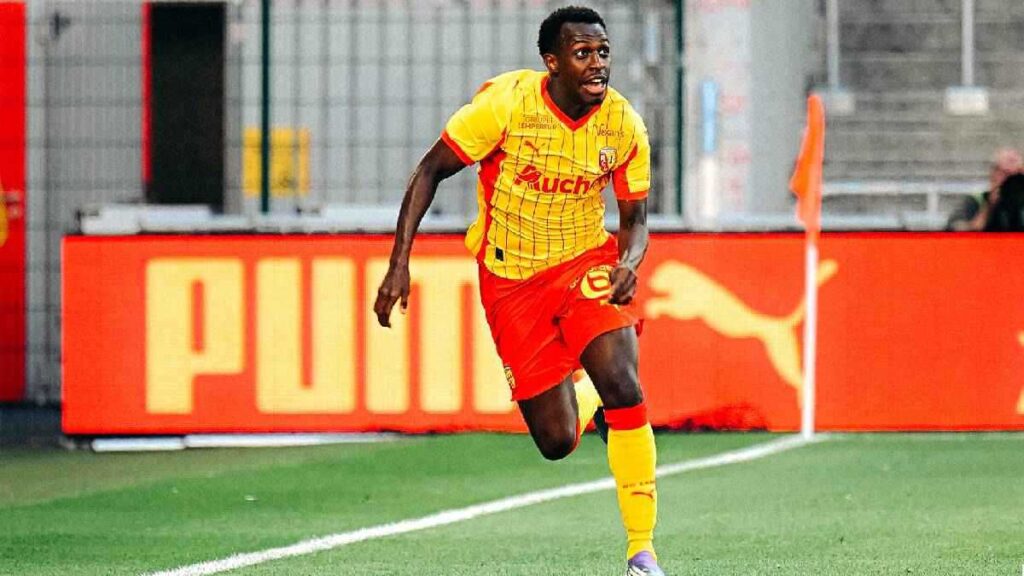 سعودي عبد الحميد يسجل ويصنع هدفين في كأس فرنسا