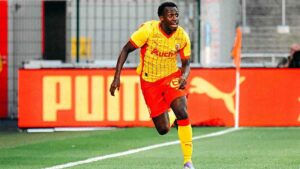 سعودي عبد الحميد يسجل ويصنع هدفين في كأس فرنسا