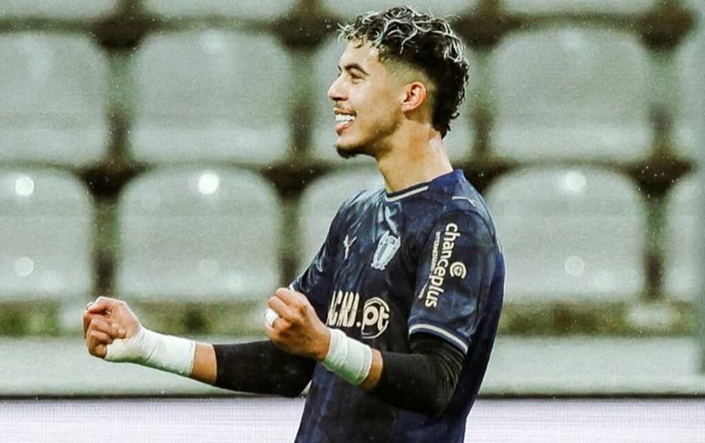 ثنائية مغربية تقود فاماليكاو لاكتساح إستوريل في الدوري البرتغالي