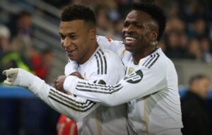 ريال مدريد يعود بانتصار صعب من ملعب ألافيس ويواصل مطاردة برشلونة