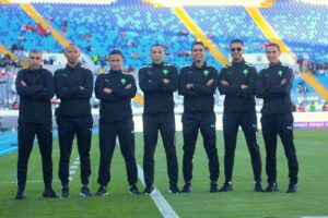 حكم مغربي يدير مباراة أوغندا وتنزانيا في تصفيات كان 2025