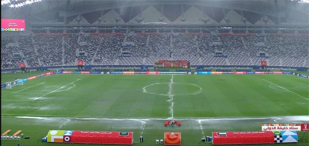 أمطار الدوحة تهدد مباراة المغرب والأردن في كأس العرب