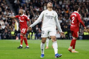 ريال مدريد يفوز على إشبيلية بهدفين ويصعد مؤقتًا للوصافة