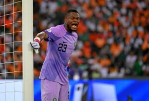 نوابيلي يعتذر لبن رمضان بعد تدخل عنيف في أمم إفريقيا