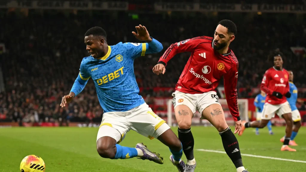 مانشستر يونايتد وولفرهامبتون يتعادلان 1-1 في الدوري الإنجليزي