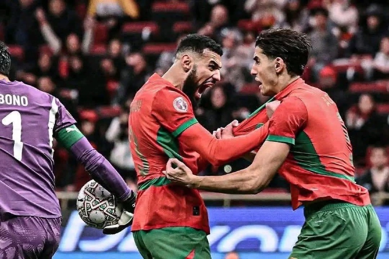 مزراوي وأكرد يوضحان حقيقة "اللقطة" المثيرة للجدل