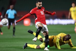صلاح يقود مصر لفوز صعب على زيمبابوي (2-1)