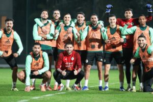 لاعبو الجزائر يشيدون باستقبال المغرب قبل مواجهة السودان