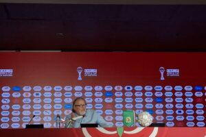 مدرب مالي ينتقد خيارات الركراكي التكتيكية أمام المغرب