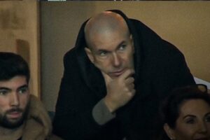 نجوم جزائريون وفنانون يشهدون مباراة الجزائر وبوركينا فاسو