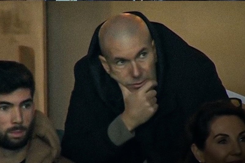 نجوم جزائريون وفنانون يشهدون مباراة الجزائر وبوركينا فاسو