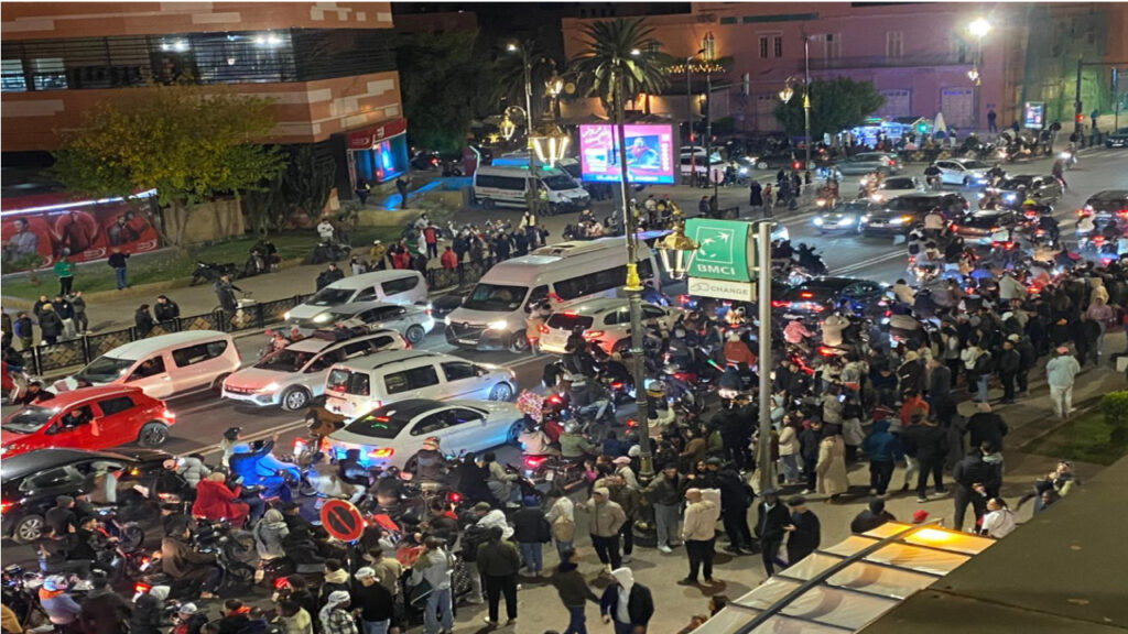 المغاربة يحتفلون بفوز منتخبهم بكأس العرب في الشوارع