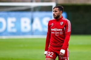 يوسف بلايلي يطمئن جماهيره: العملية ناجحة وهدفي اللحاق بالمونديال