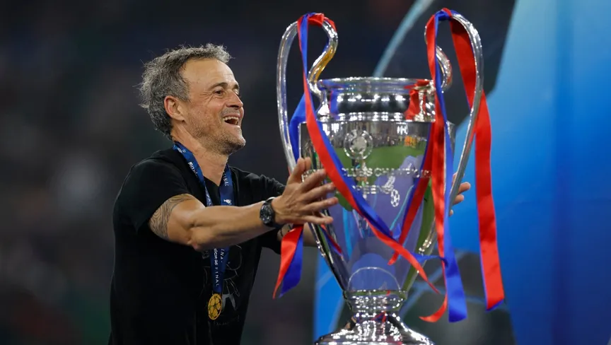 لويس إنريكي يفوز بجائزة "The Best" كأفضل مدرب في العالم