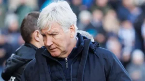 مدرب الكاميرون المقال يفتح النار على إيتو ويفضحه