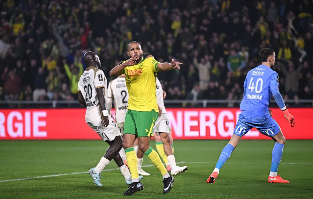 بفضل تألق يوسف العربي لانس يهزم نانت ويعزز صدارته للدوري الفرنسي