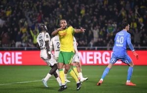 بفضل تألق يوسف العربي لانس يهزم نانت ويعزز صدارته للدوري الفرنسي