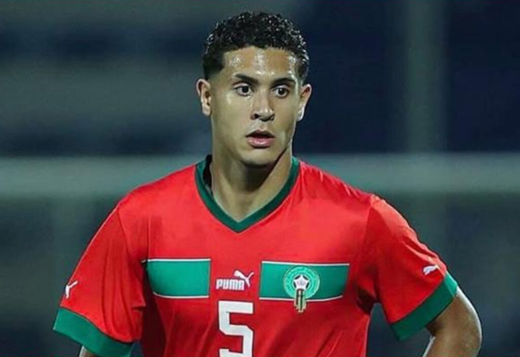 الوداد يعلن تعاقده رسميًا مع مدافع لوغانو أيمن الوافي