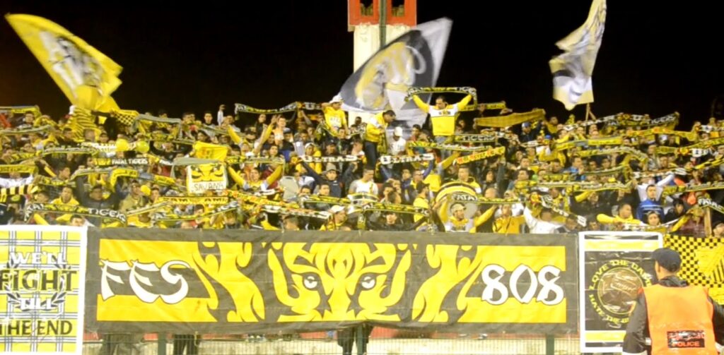 فصيل “فاتال تايغرز” يعلن الحداد بعد انهيار بنايتين بفاس ويطالب بمحاسبة المسؤولين