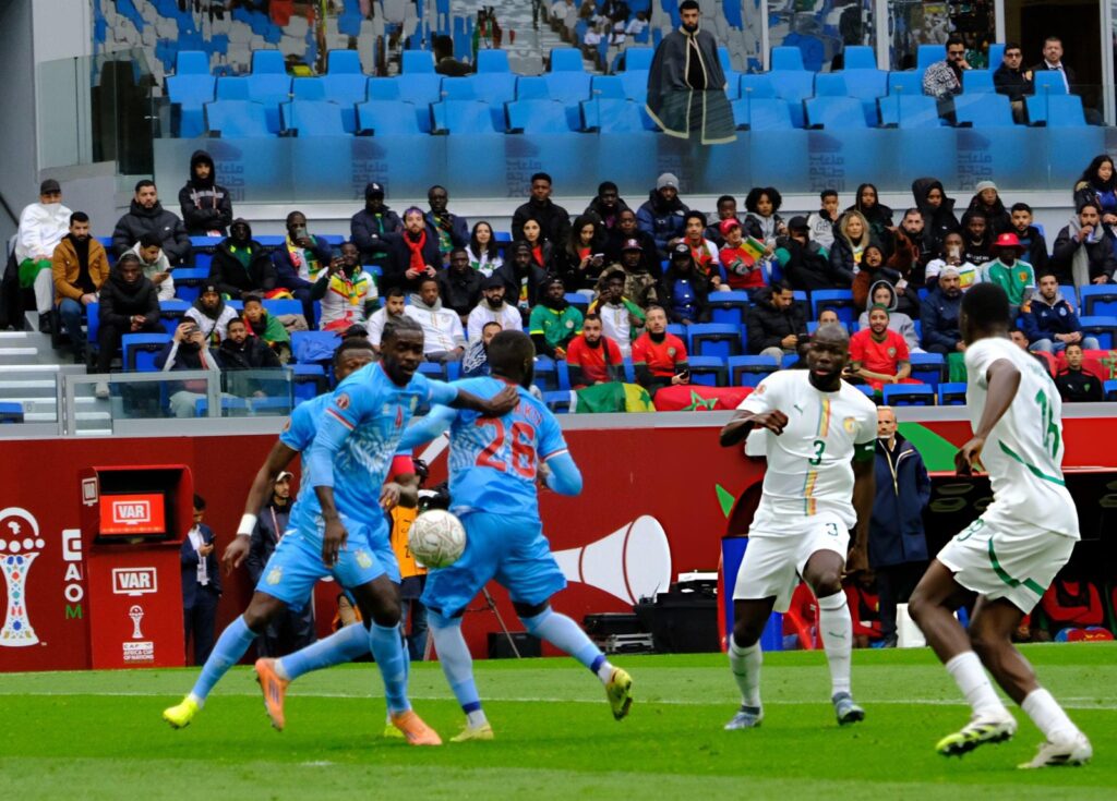 السنغال والكونغو تتعادلان (1-1) في قمة إفريقية بطنجة