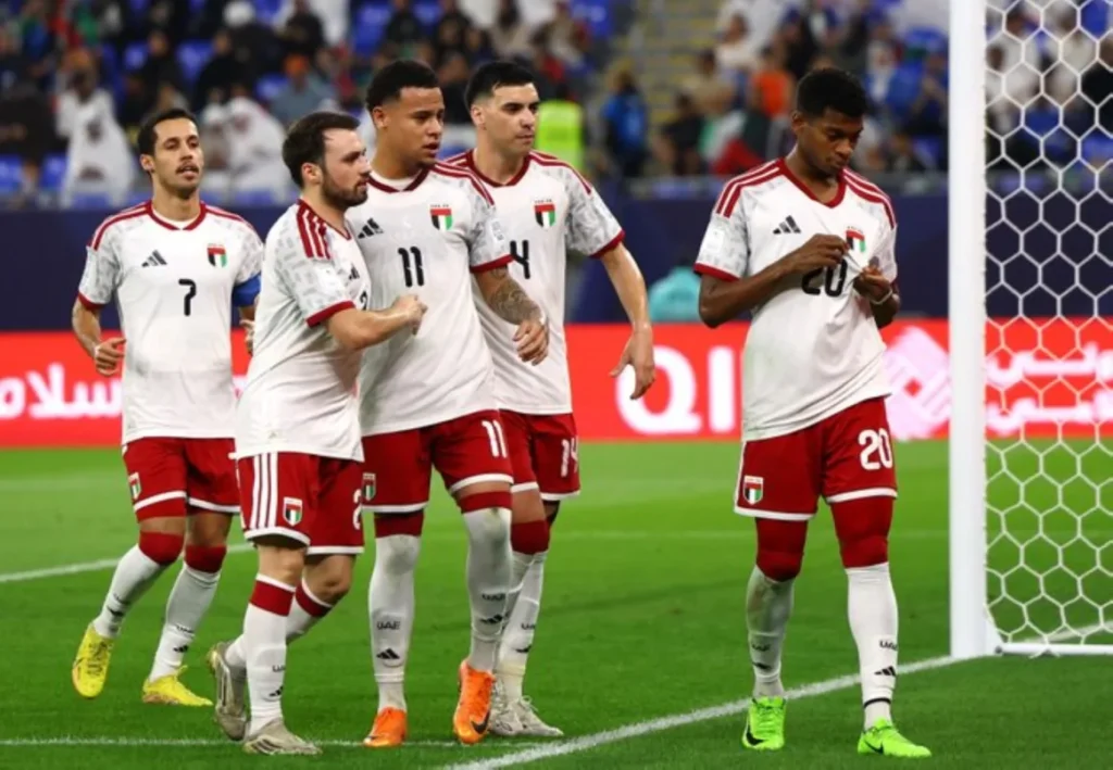 الإمارات تدك شباك الكويت بثلاثية وتتأهل لربع نهائي كأس العرب