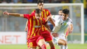 "الكاف" يفرض عقوبات مالية على أندية عربية بدوري الأبطال والكونفدرالية