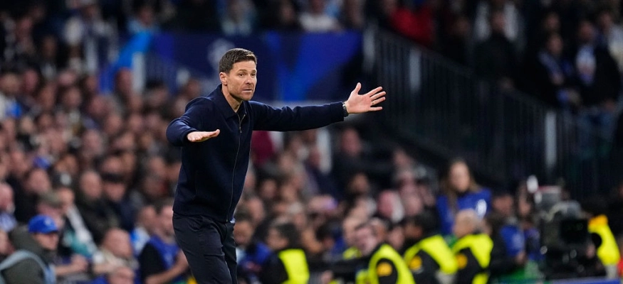 بعد الهزيمة المؤلمة.. موقف غير متوقع للاعبي الريال تجاه ألونسو