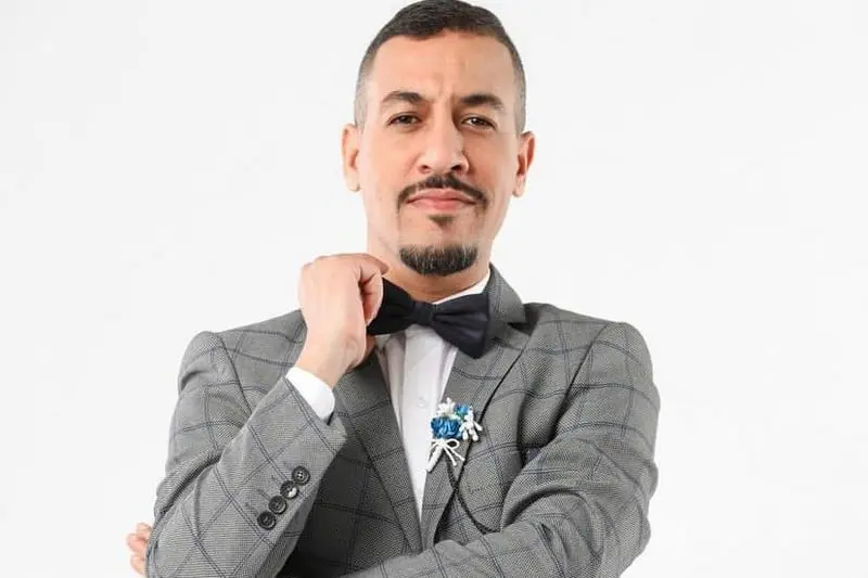 يسار يسخر من أغاني كأس أمم إفريقيا في تعليق ساخر