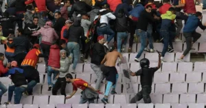 الكاف يهدد الترجي التونسي بعقوبات قاسية بسبب شغب جماهيري