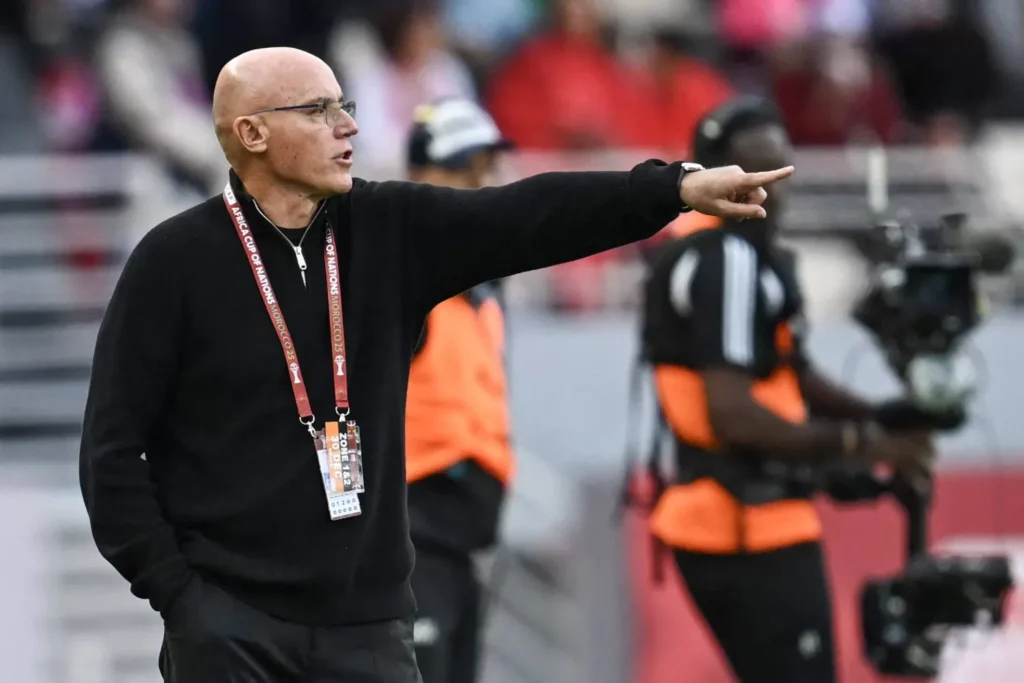 مدرب تنزانيا يعلق على الخسارة أمام المغرب ويشيد بالأداء