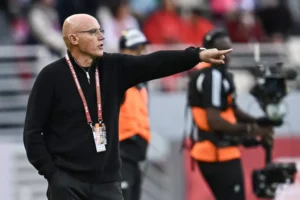 مدرب تنزانيا يعلق على الخسارة أمام المغرب ويشيد بالأداء