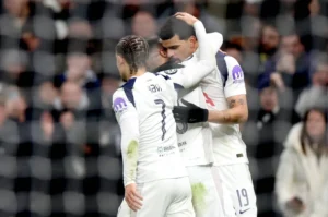 توتنهام يفوز على دورتموند بدوري الأبطال ويحسن موقعه