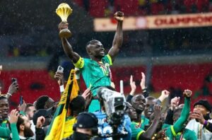 فيفا والكاف يوضحان سبب عدم تهنئة السنغال بكأس أفريقيا