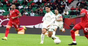 طاقم الجزائر يتورط في "سرقة" كرات بمباراة الكاف بالرباط