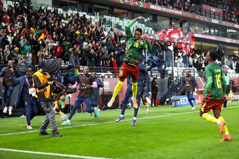 الكاميرون تصرف منحًا للاعبين قبل مواجهة المغرب