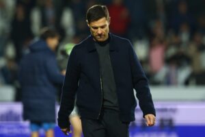 ريال مدريد يعلن إنهاء عقد تشابي ألونسو بالتراضي