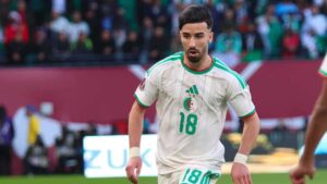 عمورة يعتذر عن سلوكه في مباراة الجزائر والكونغو.