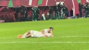 عمورة يعتذر عن تصرفه في مباراة الكونغو ويوضح موقفه