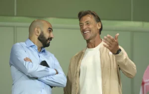 الركراكي يتجاوز رونار ويصبح الأكثر قيادة للمغرب