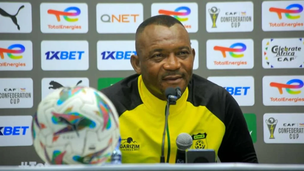 مدرب مانييما: الوداد تحدٍ كبير وهدفنا التأهل.