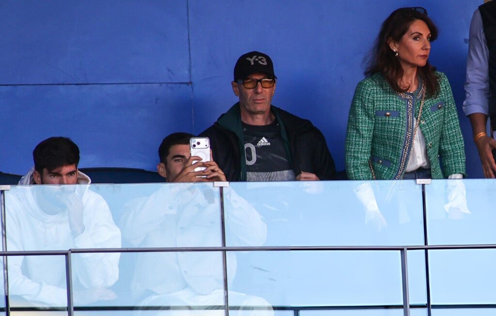 زيدان يشاهد مباراة الجزائر ونيجيريا في ربع النهائي