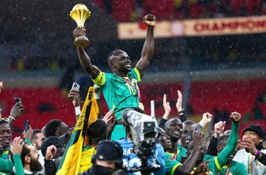 الكاف والفيفا تواصلان تعليق تهنئة السنغال بعد النهائي