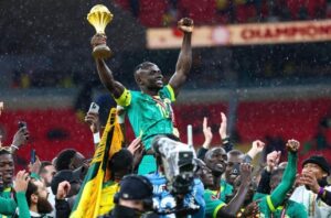 الكاف والفيفا تواصلان تعليق تهنئة السنغال بعد النهائي