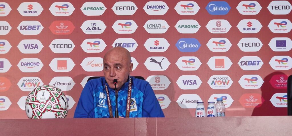 كاموندي: ملاعب المغرب ممتازة، وتانزانيا تطمح للأفضل