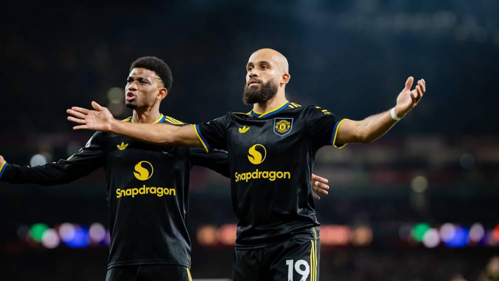 مانشستر يونايتد ينتصر على أرسنال بثلاثية مثيرة بالدوري الإنجليزي