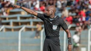 "كاف" يعلن طاقم تحكيم زامبي لمواجهة الجيش الملكي وشبيبة القبائل