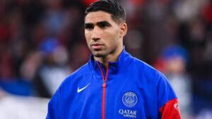 إنريكي يعلن عن جاهزية حكيمي ونجوم باريس لمواجهة نيوكاسل